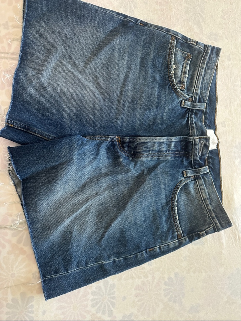 Boyish Light Blue Denim Skirt with Contrast Stitching